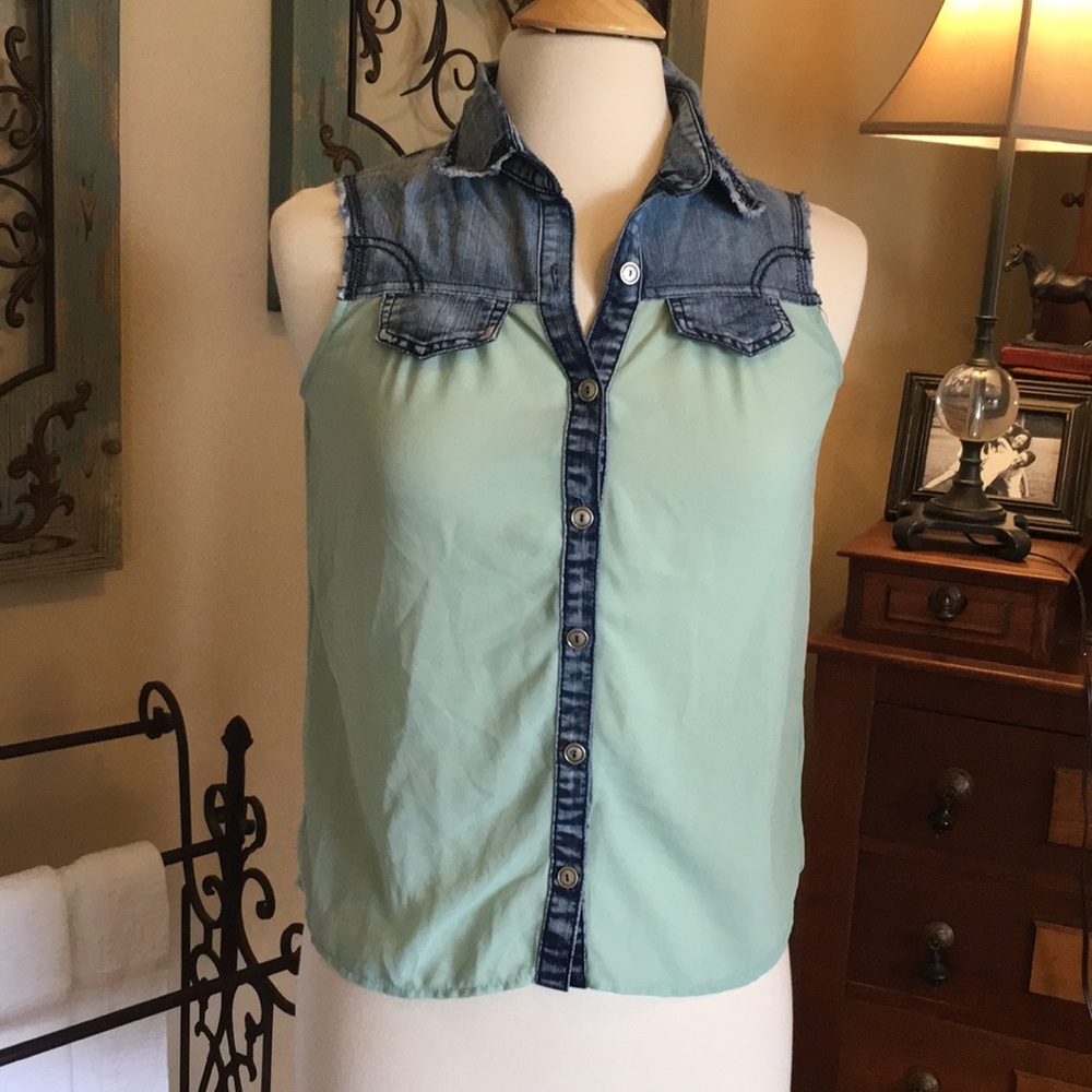 Cute denim & mint blouse size S.
